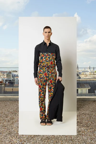 Look 10